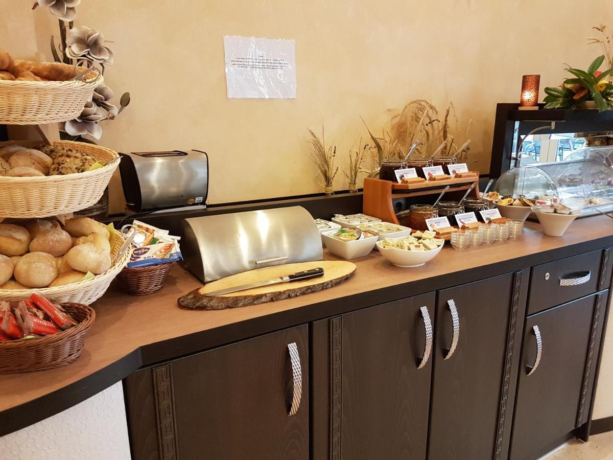 Hotel Zum Weissen Ross Деліч Екстер'єр фото
